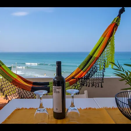 Wake Up To The Sea In Charming House In Сasa de vacaciones *