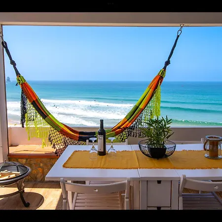 Wake Up To The Sea In Charming House In Сasa de vacaciones *