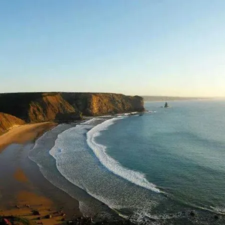 Сasa de vacaciones Wake Up To The Sea In Charming House In