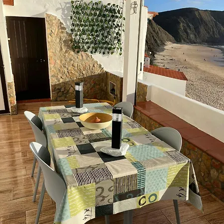 Ferienhaus Wake Up To The Sea In Charming House In Aljezur