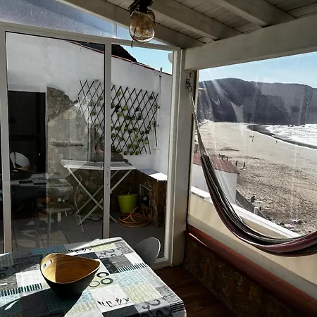 Ferienhaus Wake Up To The Sea In Charming House In