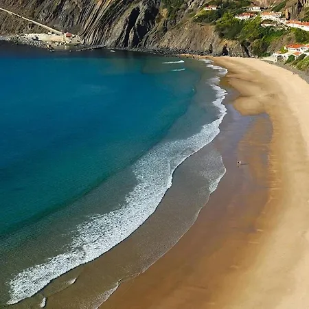House With 2 Bedrooms In Aljezur, With Wonderful Sea View, Furnished Balcony ... アパート