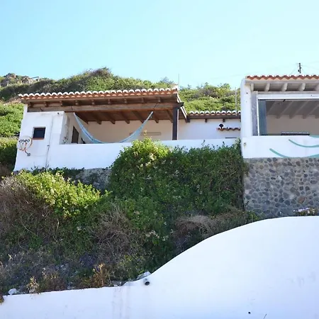 House With 2 Bedrooms In Aljezur, With Wonderful Sea View, Furnished Balcony ... アパート アルジェズール